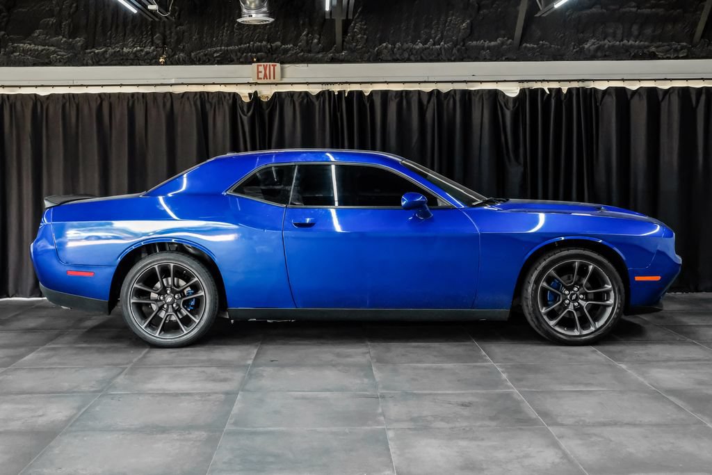 Used 2019 Dodge Challenger SXT w/ Blacktop Package RWD image 9