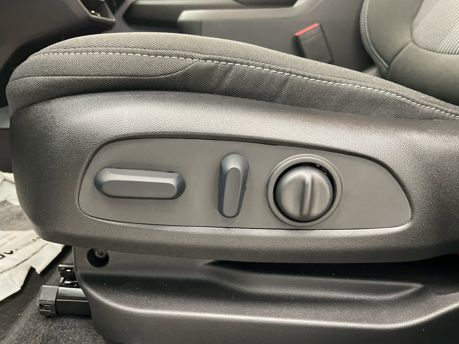 New 2027 Chevrolet Bolt LT w/ Comfort Package FWD image 10
