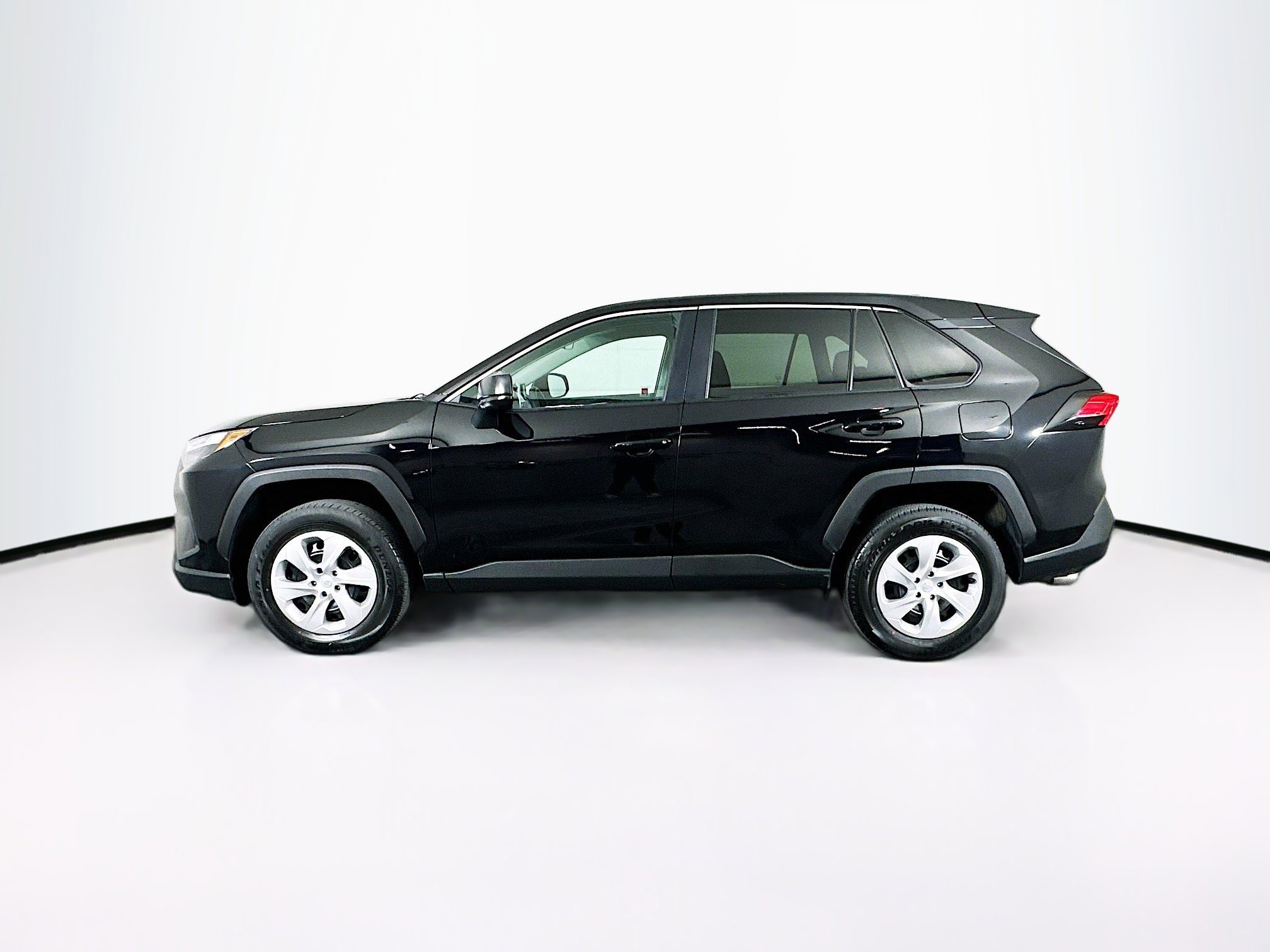 Used 2025 Toyota RAV4 LE image 4