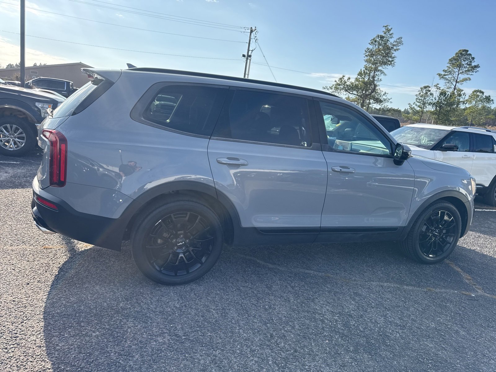 Used 2022 Kia Telluride SX w/ SX Prestige Package image 8