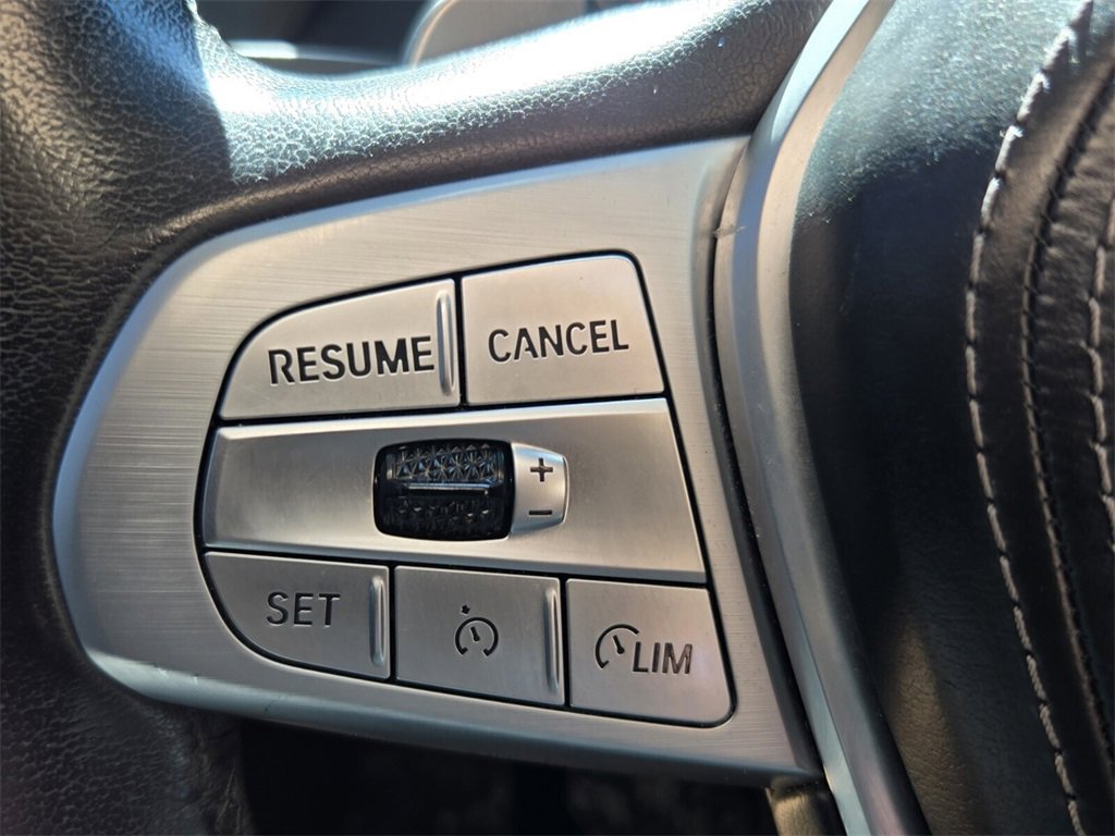 Used 2021 BMW X7 xDrive40i w/ Parking Assistance Package image 25