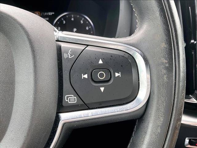 Used 2019 Volvo XC60 T5 Momentum w/ Multimedia Package FWD image 21