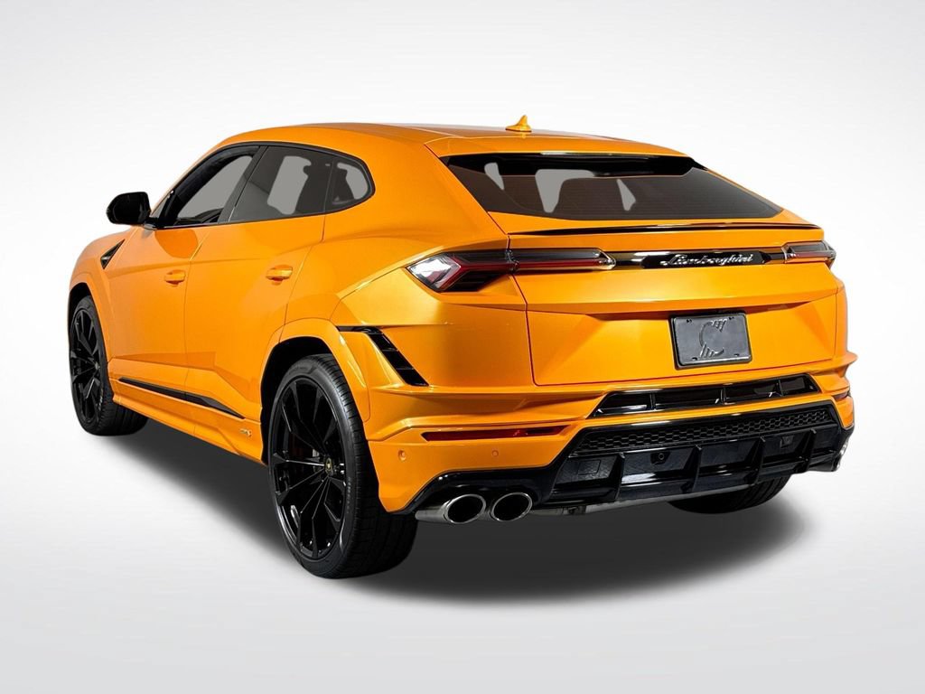 Used 2024 Lamborghini Urus S AWD/4WD image 3