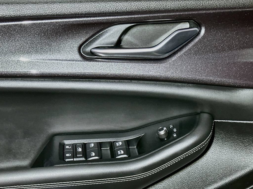 Certified 2023 Jeep Grand Cherokee Laredo AWD/4WD image 15