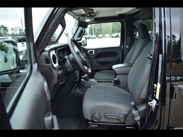 New 2025 Jeep Gladiator Sport image 11