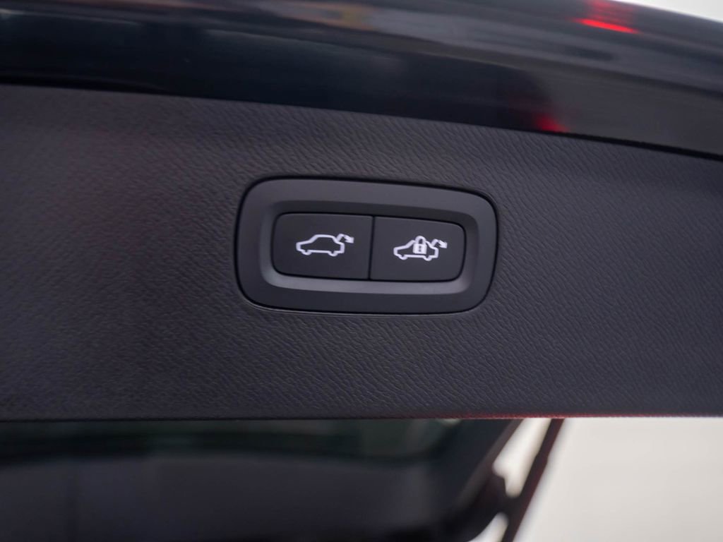 Used 2022 Volvo XC90 T6 Inscription w/ Advanced Package image 32