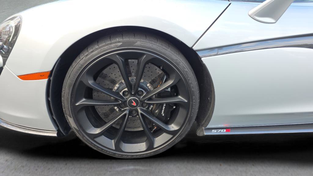 Used 2018 McLaren 570S Spider image 16