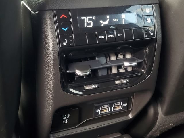 Used 2023 Jeep Grand Cherokee L Limited AWD/4WD image 28