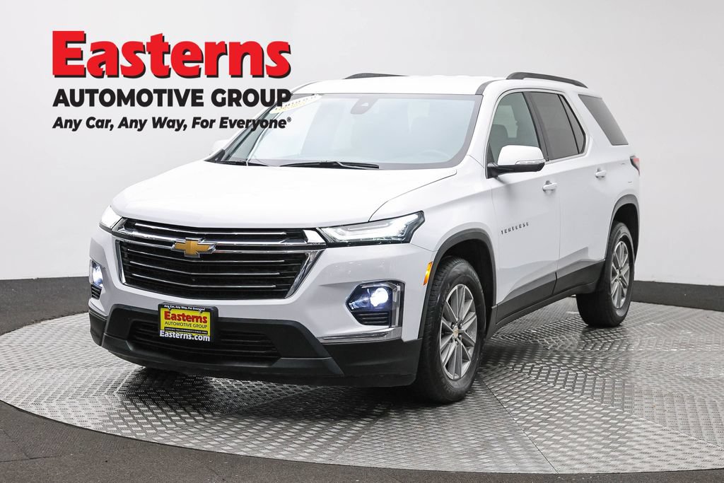 Used 2023 Chevrolet Traverse LT w/ Rear Camera Mirror Package