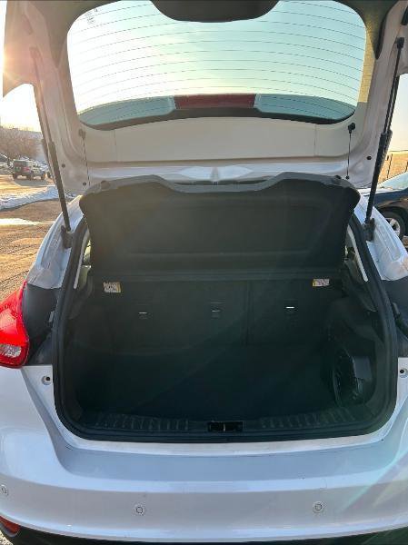 Used 2015 Ford Focus Titanium image 9
