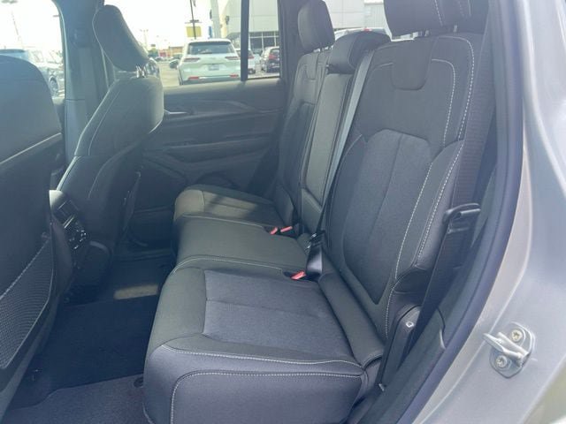 New 2026 Jeep Grand Cherokee Laredo X AWD/4WD image 19