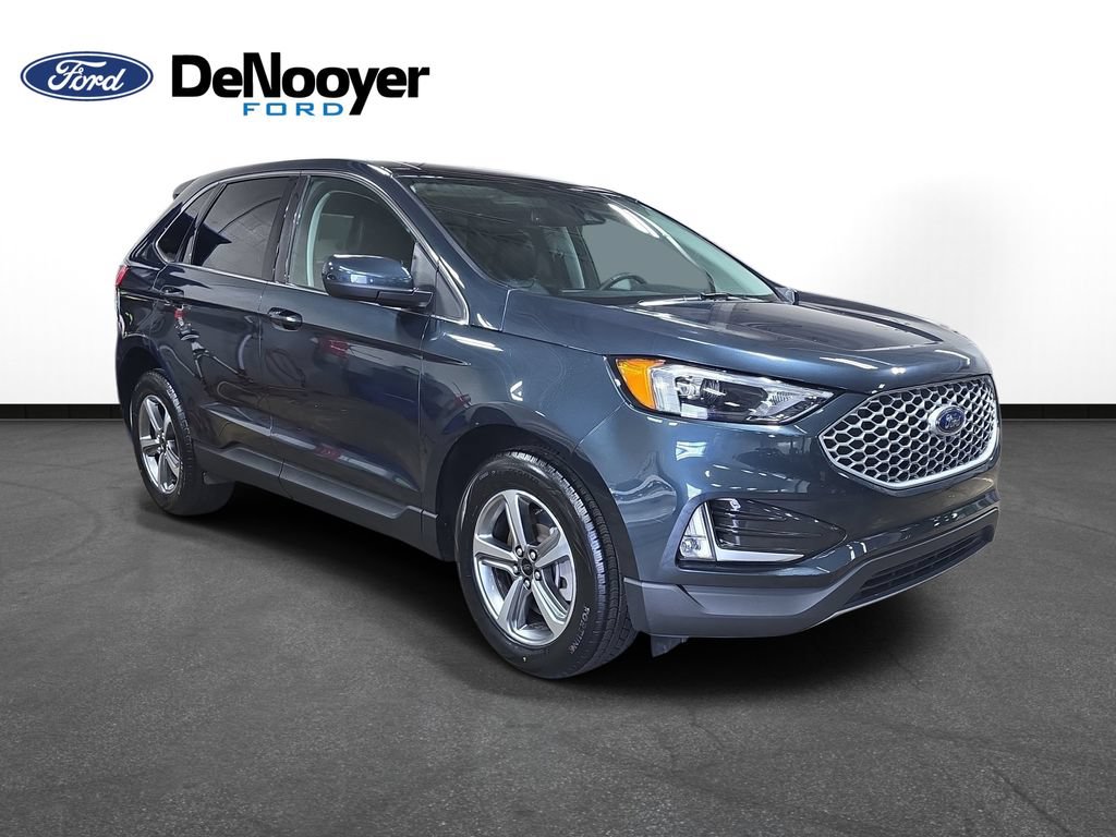 Used 2023 Ford Edge SEL w/ Convenience Package AWD/4WD image 4