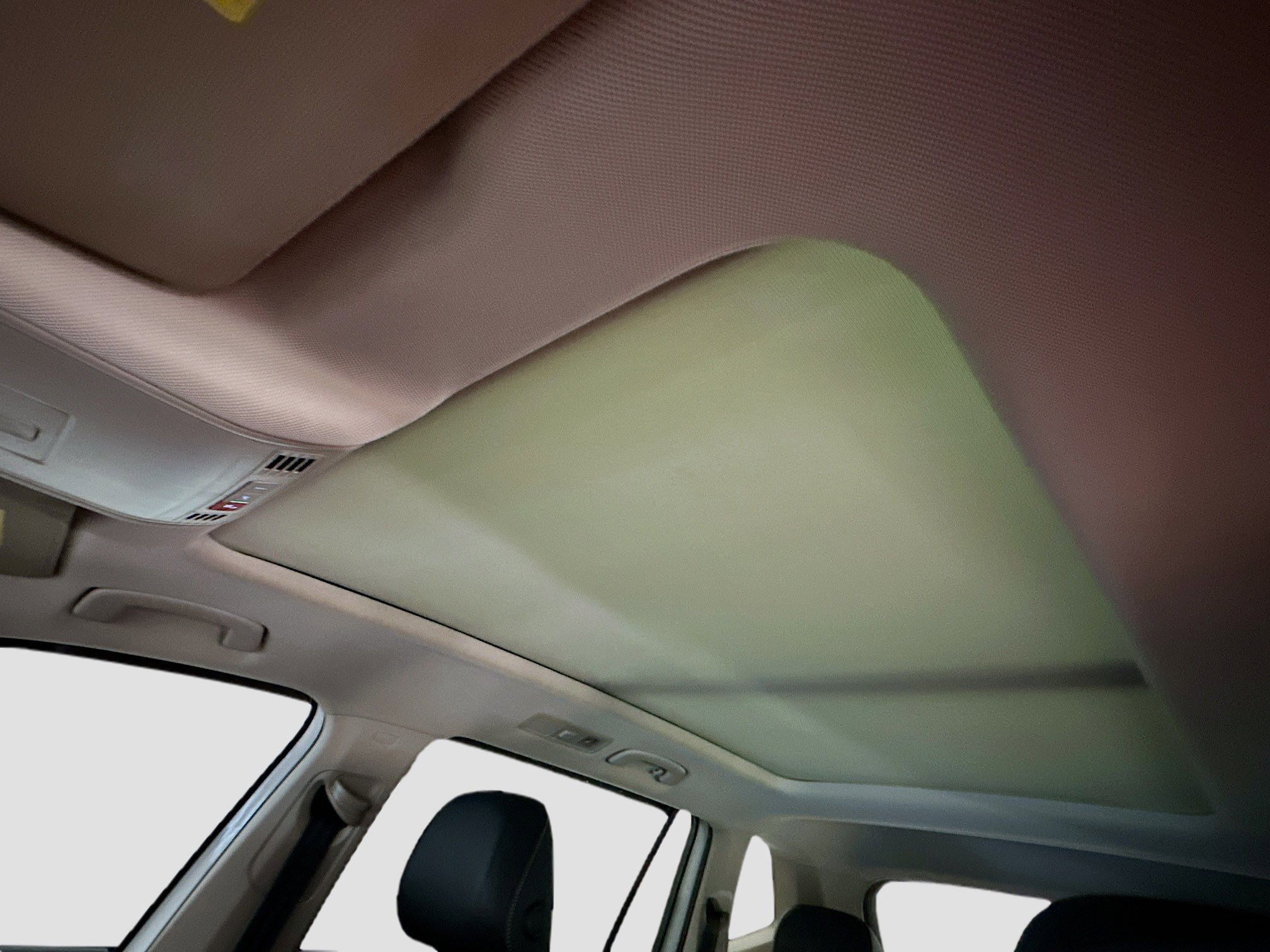 Used 2022 Volkswagen Tiguan SE image 27