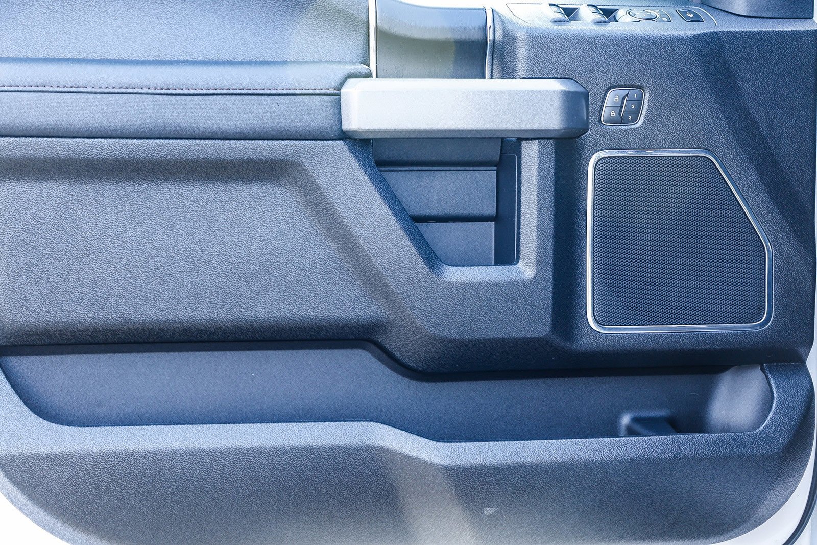 Used 2019 Ford F350 Platinum w/ Platinum Ultimate Package image 21