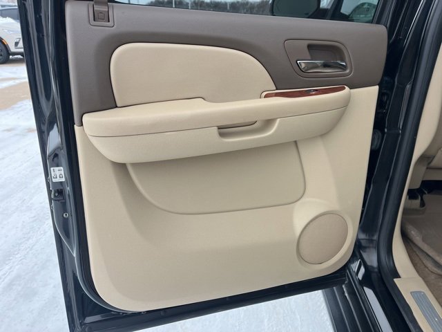 Used 2009 Chevrolet Suburban LTZ image 36