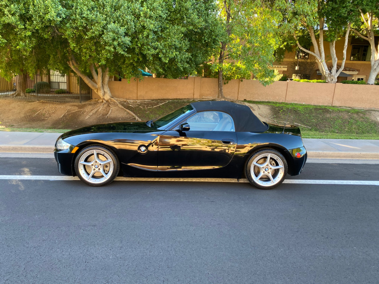 Used 2006 BMW Z4 3.0si image 54