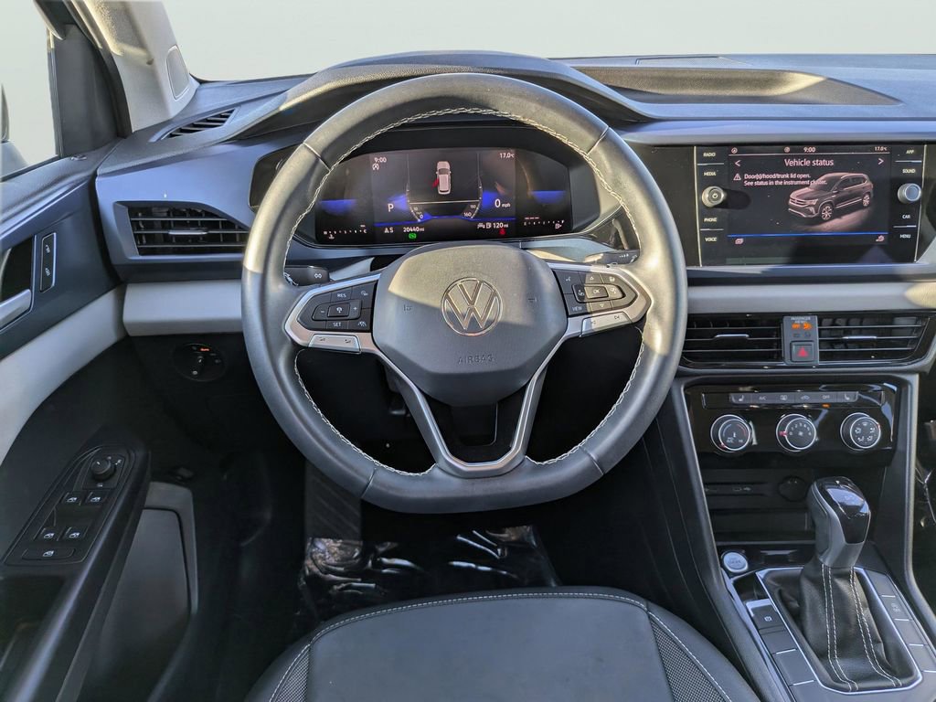 Certified 2023 Volkswagen Taos SE w/ Black Wheel Package FWD image 12
