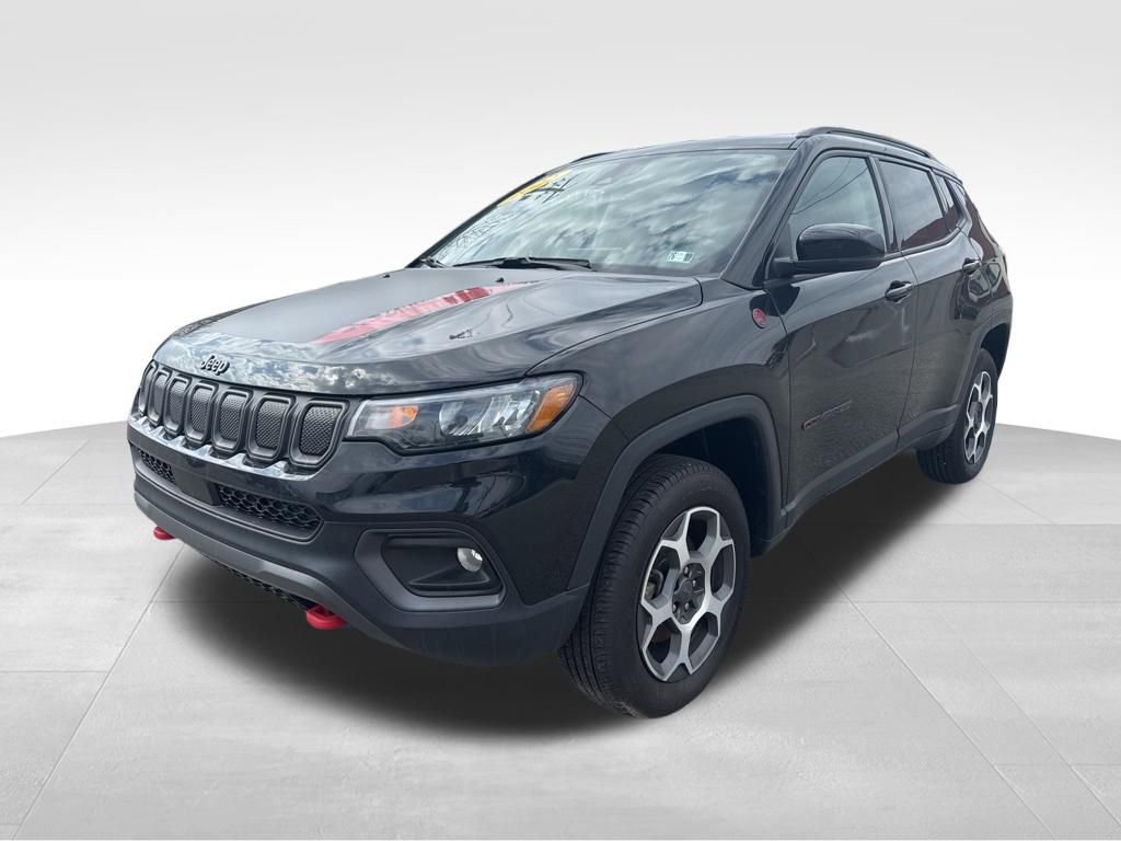 Used 2022 Jeep Compass Trailhawk image 2