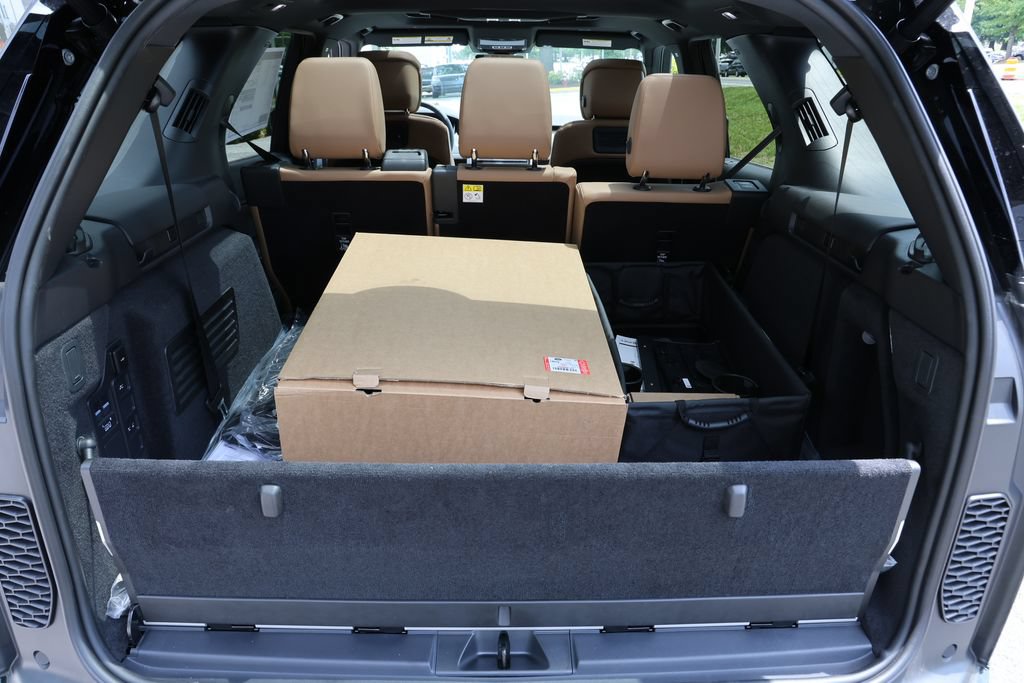 New 2026 Land Rover Discovery Dynamic SE AWD/4WD image 9