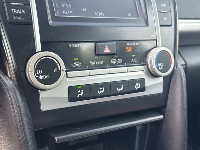 Used 2012 Toyota Camry SE FWD image 17