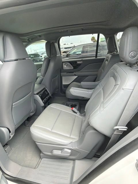 Certified 2020 Lincoln Aviator Reserve w/ Equipment Group 202A AWD/4WD image 8