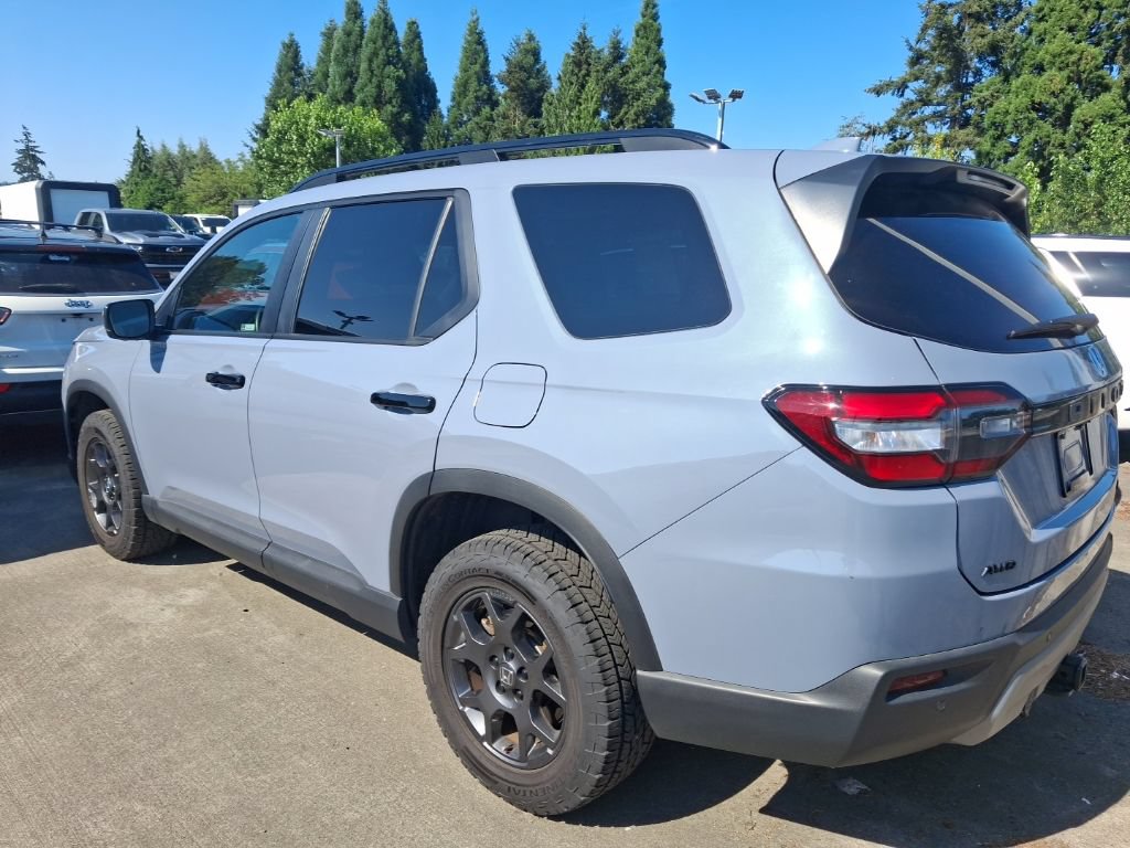 Used 2024 Honda Pilot TrailSport image 6