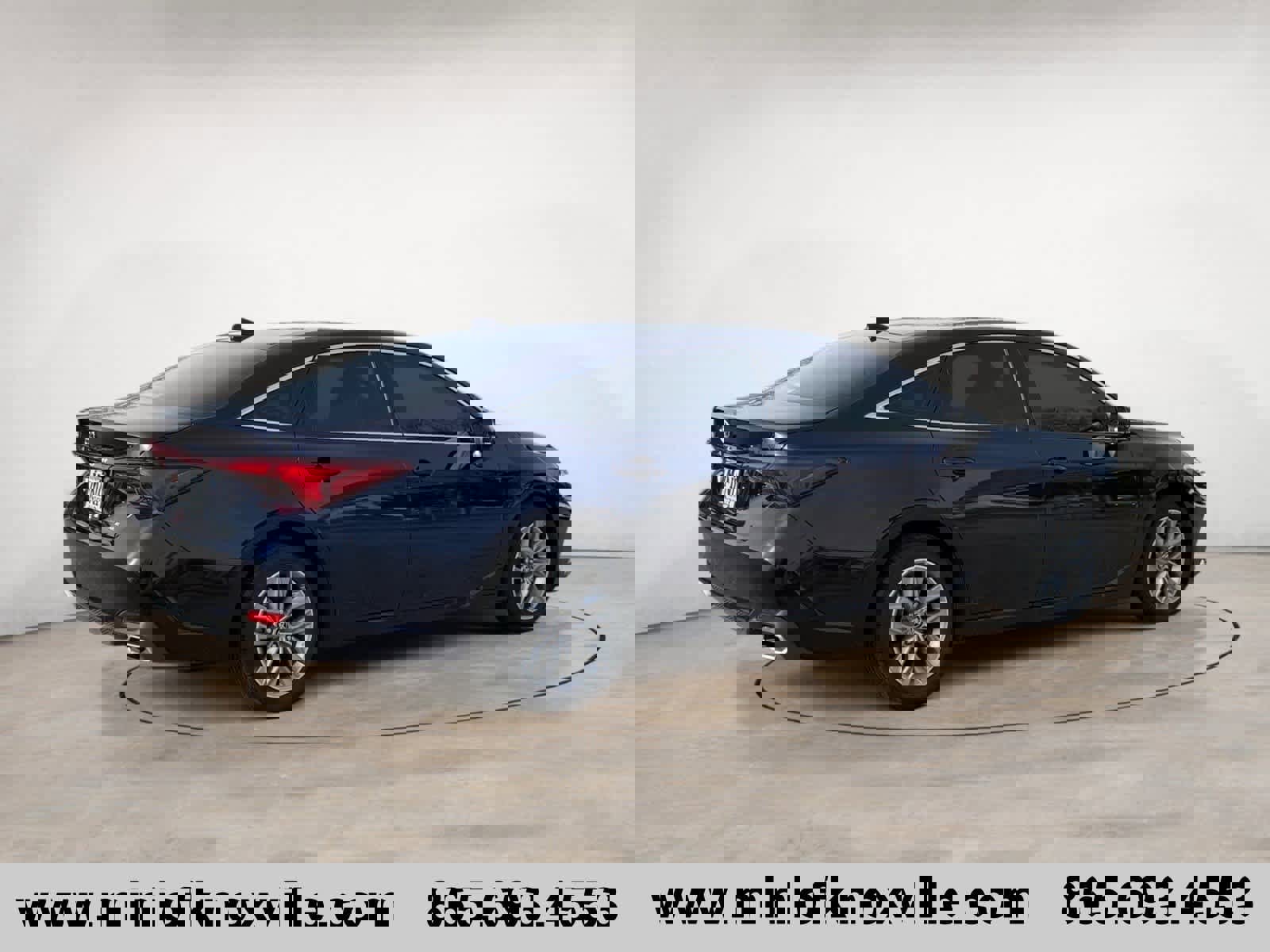 Used 2022 Toyota Avalon XLE image 3