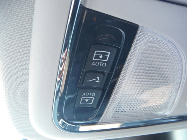 Certified 2022 Jeep Cherokee Limited AWD/4WD image 36