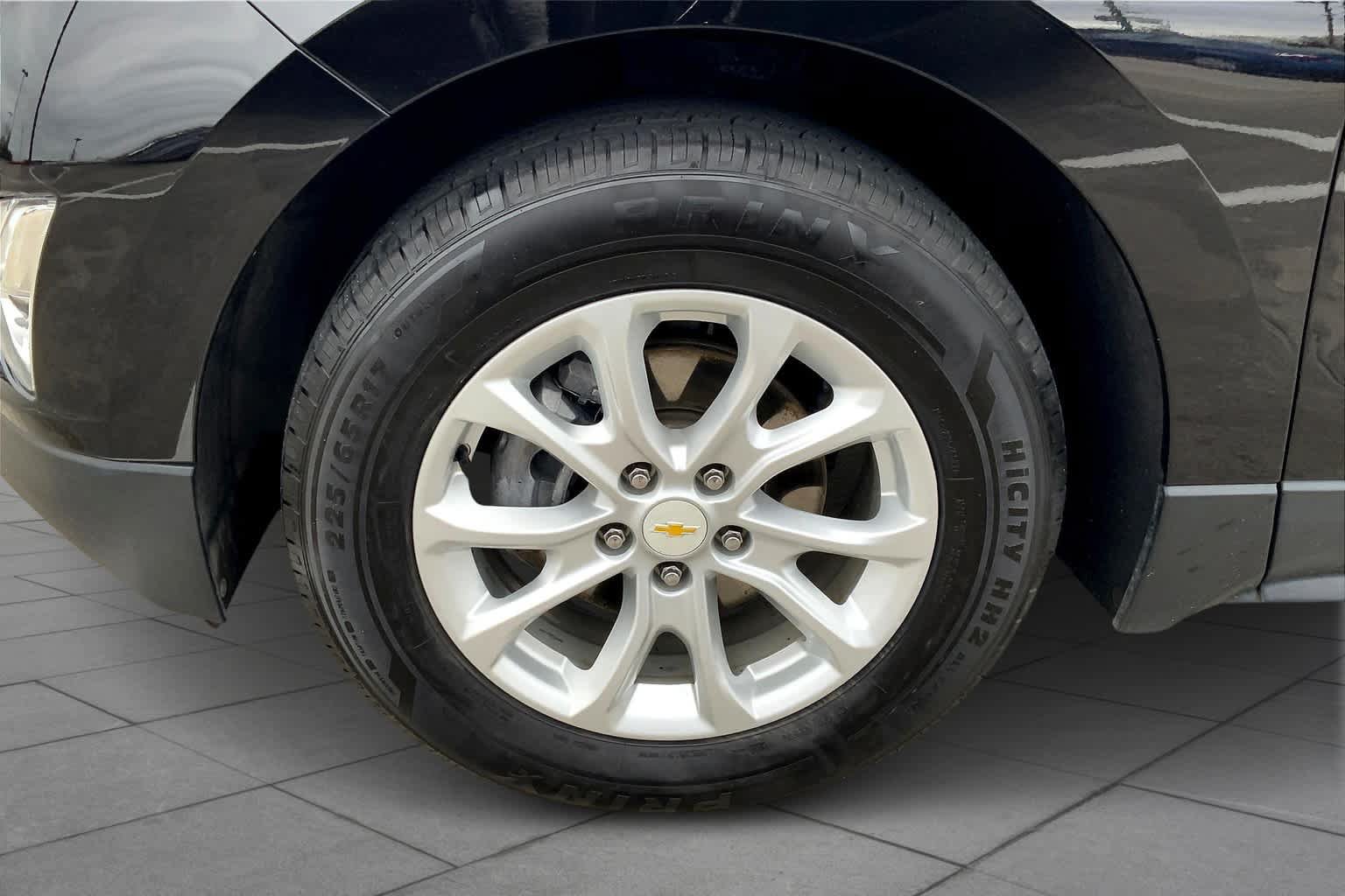 Used 2019 Chevrolet Equinox LT w/ Driver Convenience Package FWD image 10