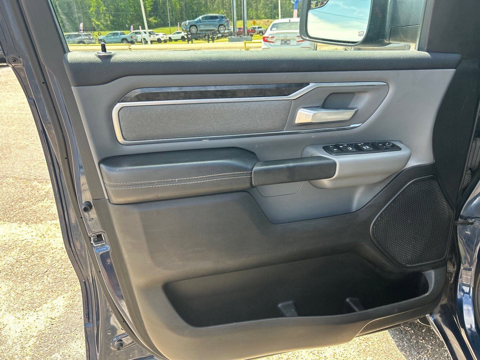 Used 2019 RAM 1500 Big Horn AWD/4WD image 10