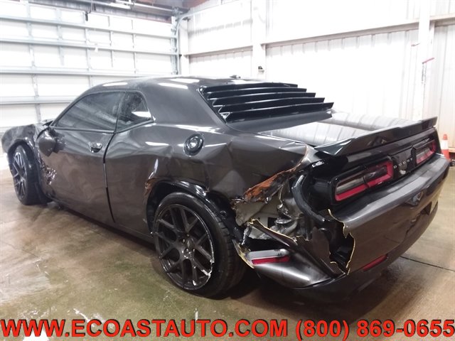 Used 2018 Dodge Challenger R/T w/ Blacktop Package RWD image 2