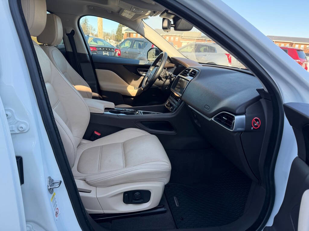 Used 2017 Jaguar F-PACE Prestige image 10