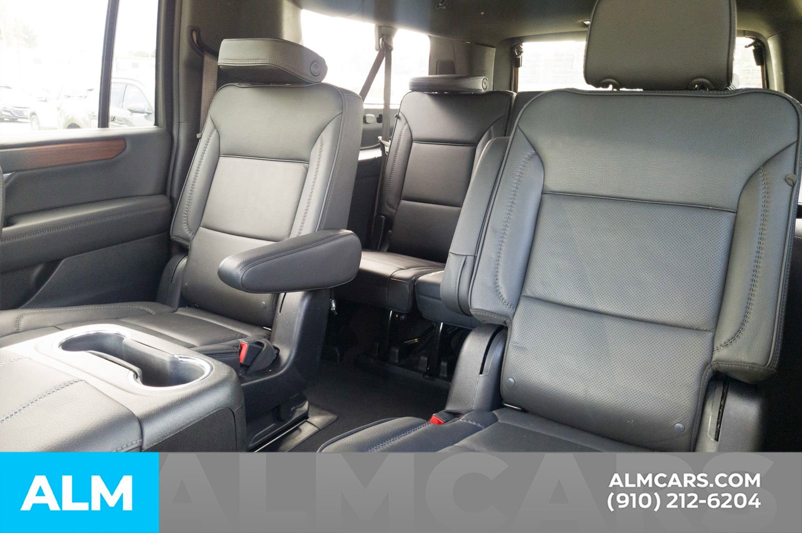 Used 2025 GMC Yukon XL Denali AWD/4WD image 19