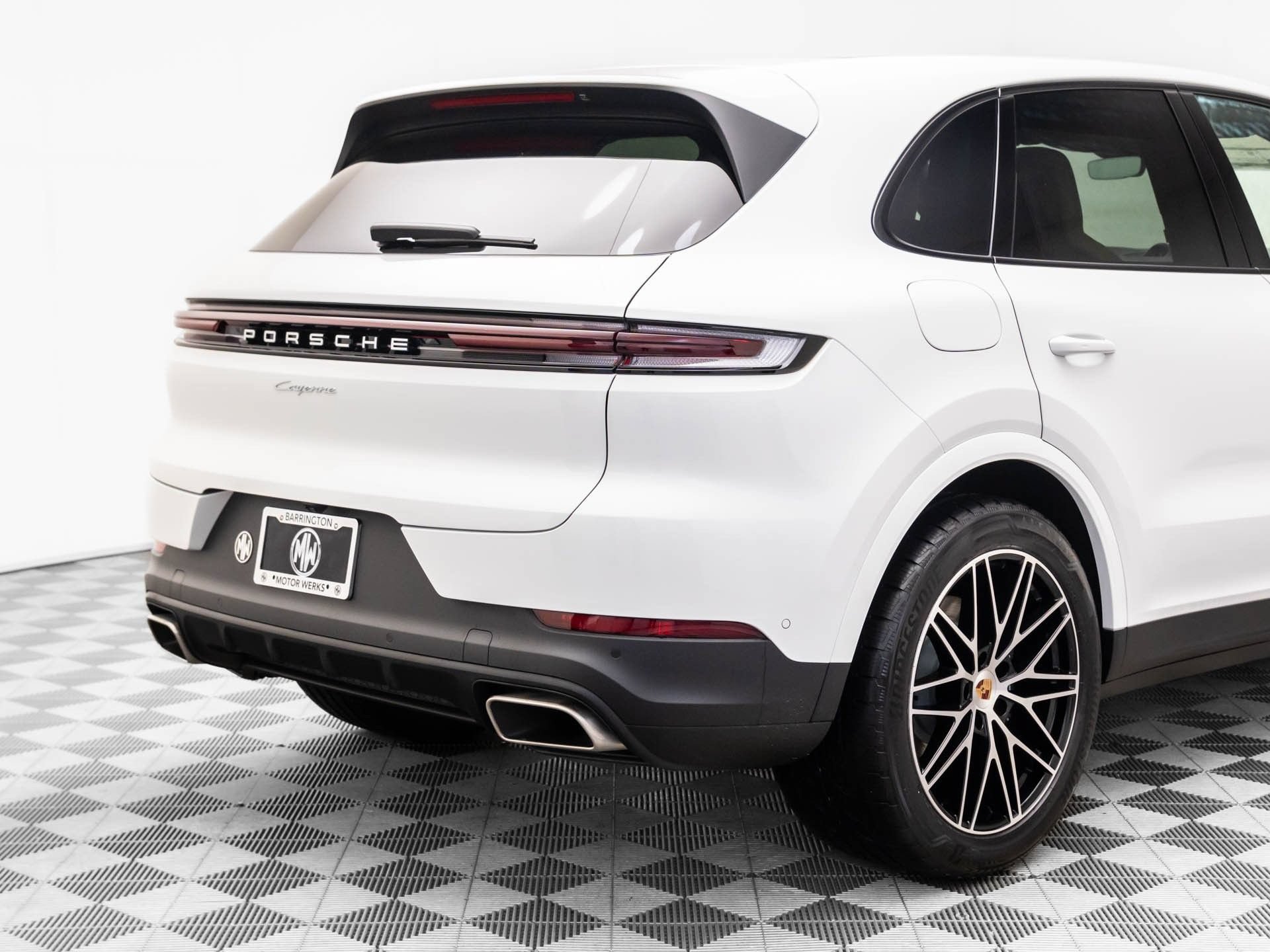 Certified 2026 Porsche Cayenne AWD/4WD image 35
