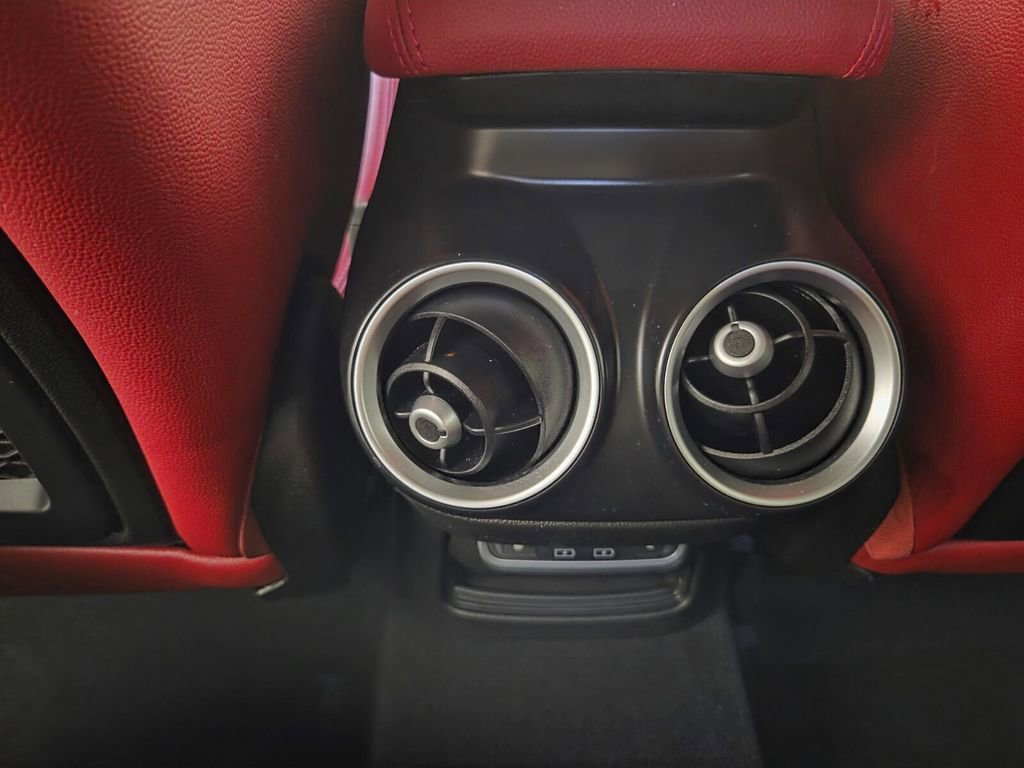 Used 2024 Alfa Romeo Stelvio Veloce image 26