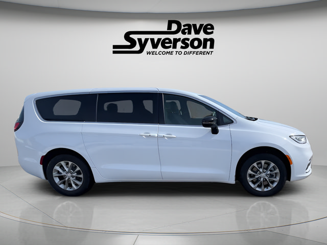 New 2026 Chrysler Pacifica Select AWD/4WD image 6