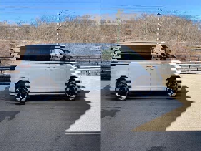 New 2025 Volkswagen ID. Buzz Pro S image 4