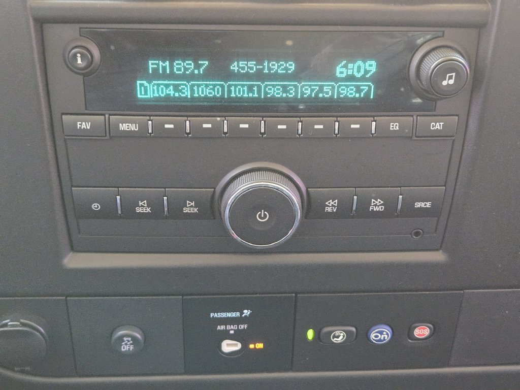 Used 2020 Chevrolet Express 2500 RWD image 16