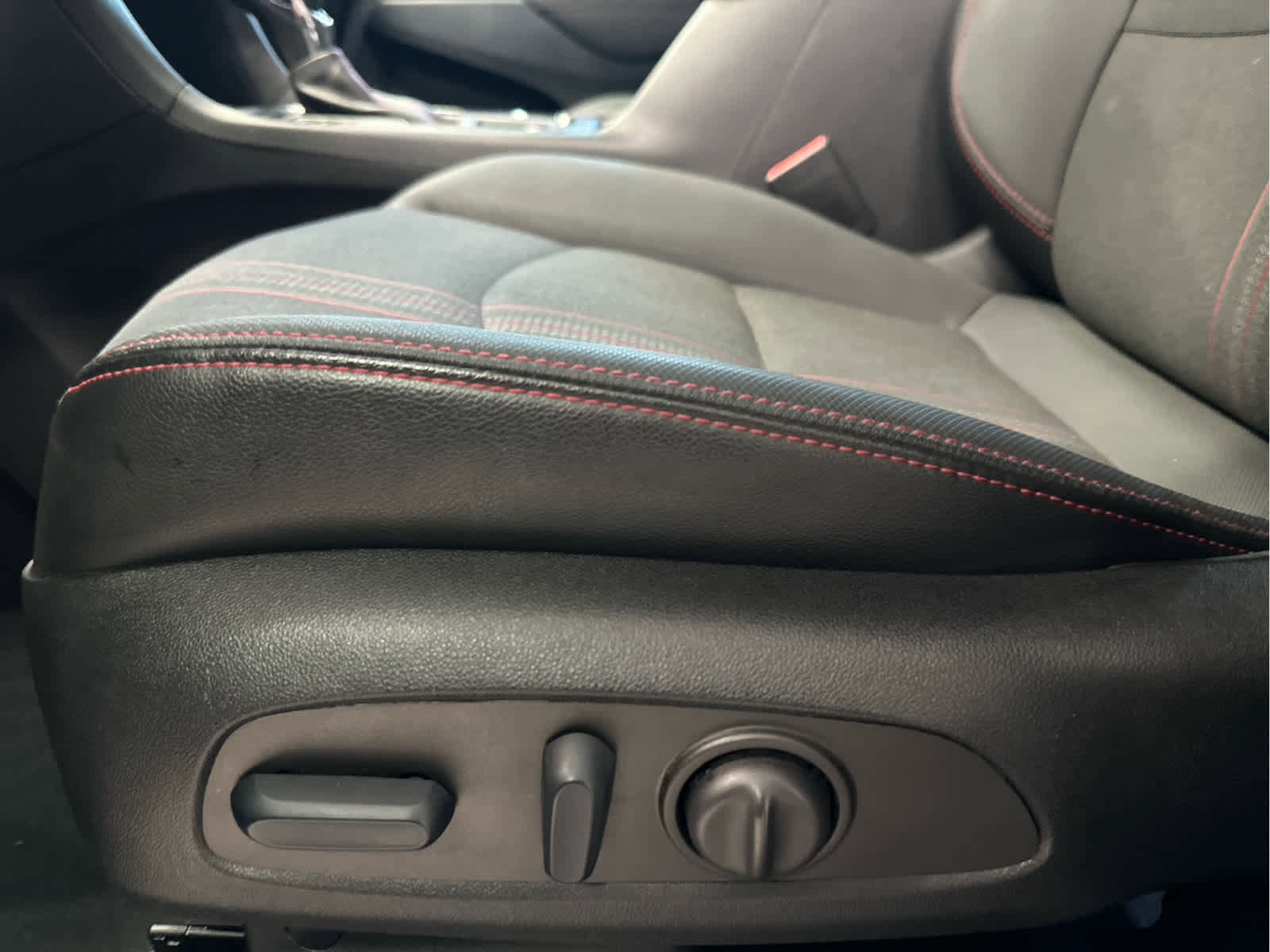 Used 2022 Chevrolet Equinox RS image 16