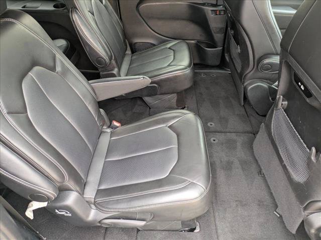 Used 2025 Chrysler Pacifica Select FWD image 19