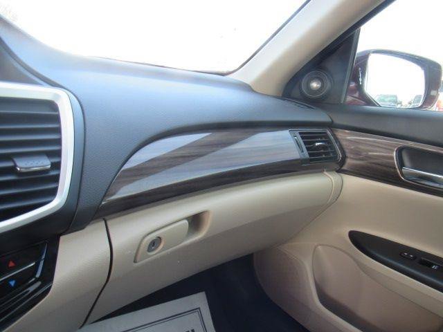 Used 2017 Honda Accord Touring image 30