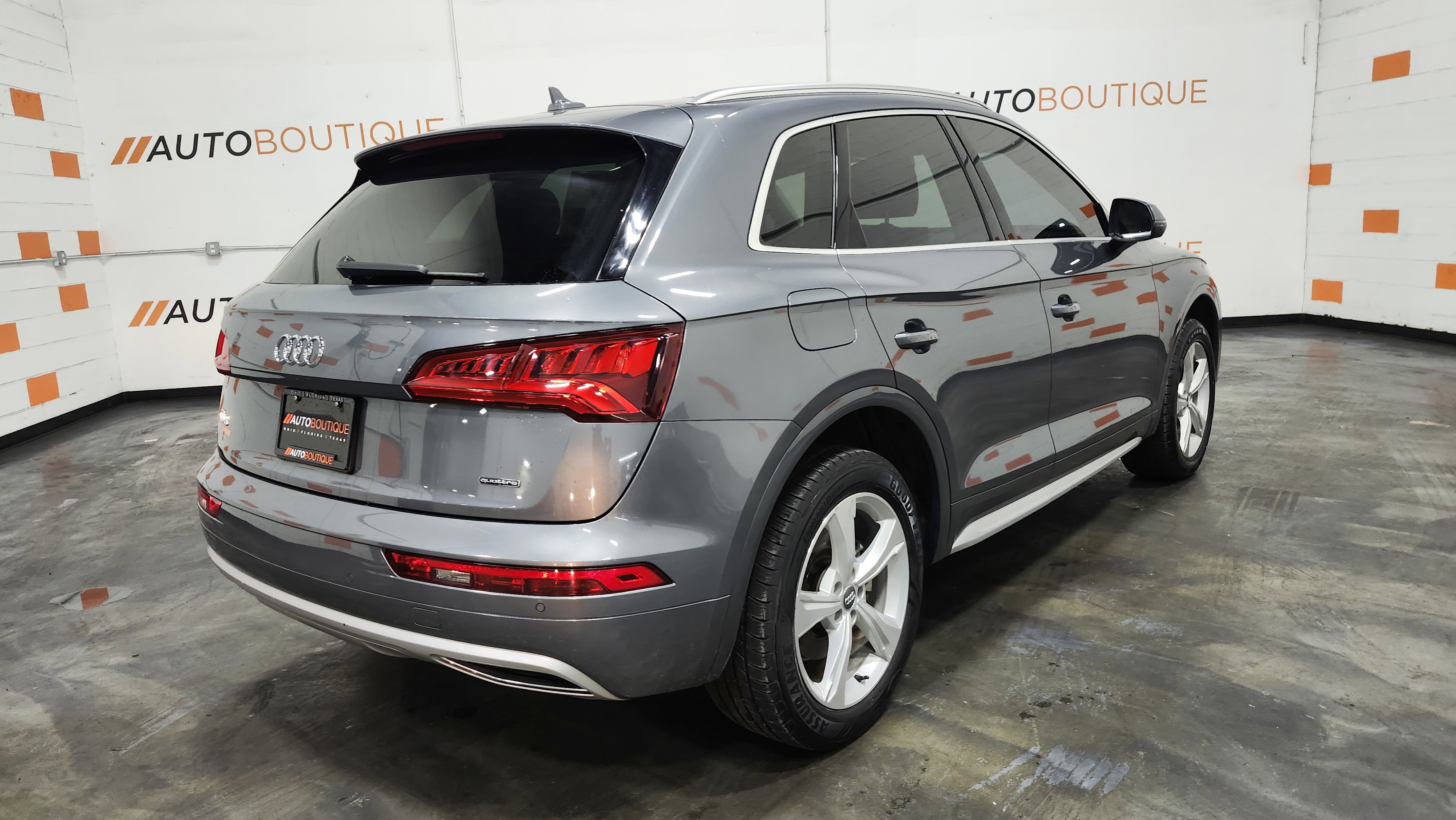 Used 2020 Audi Q5 Premium w/ Convenience Package image 19