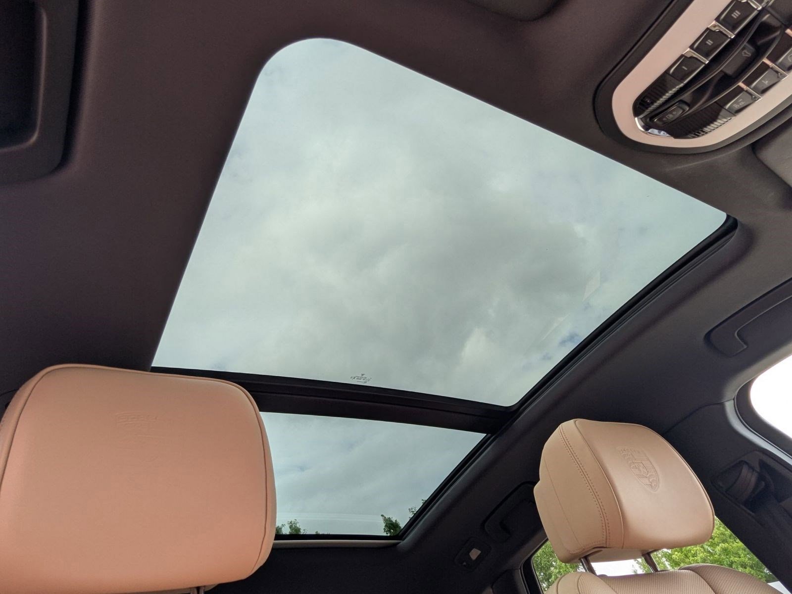 Certified 2026 Porsche Macan AWD/4WD image 26