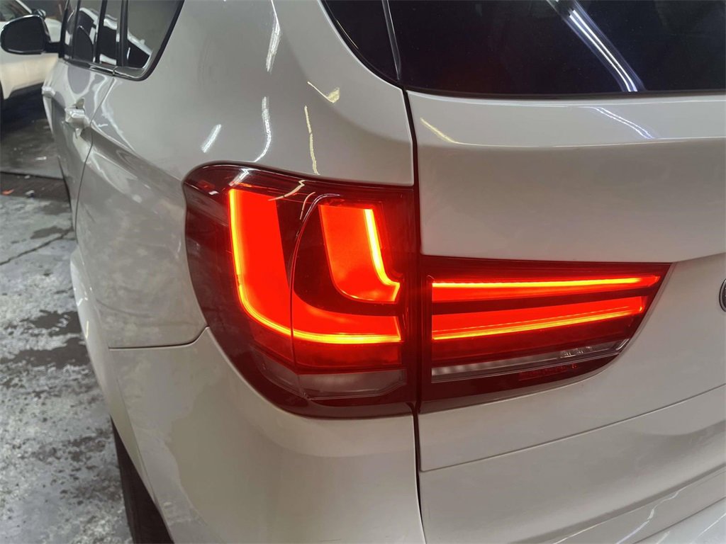 Used 2015 BMW X5 xDrive35i image 11