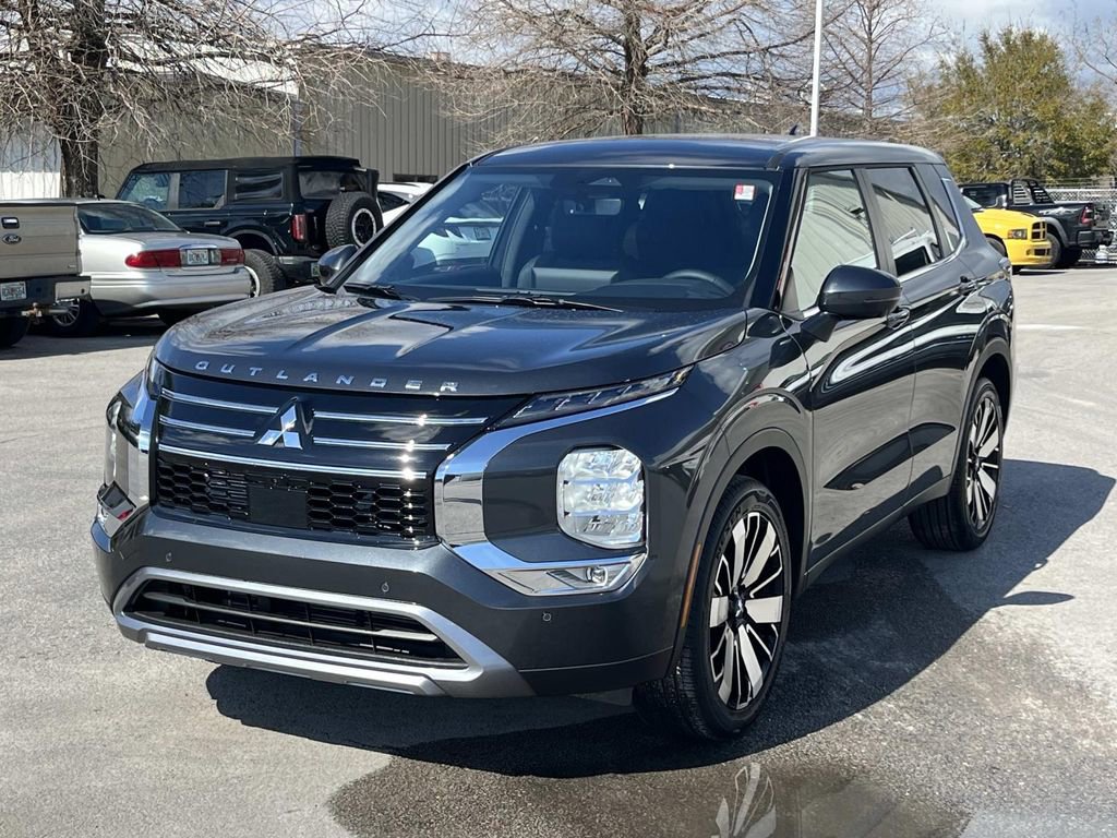 New 2026 Mitsubishi Outlander SE image 1