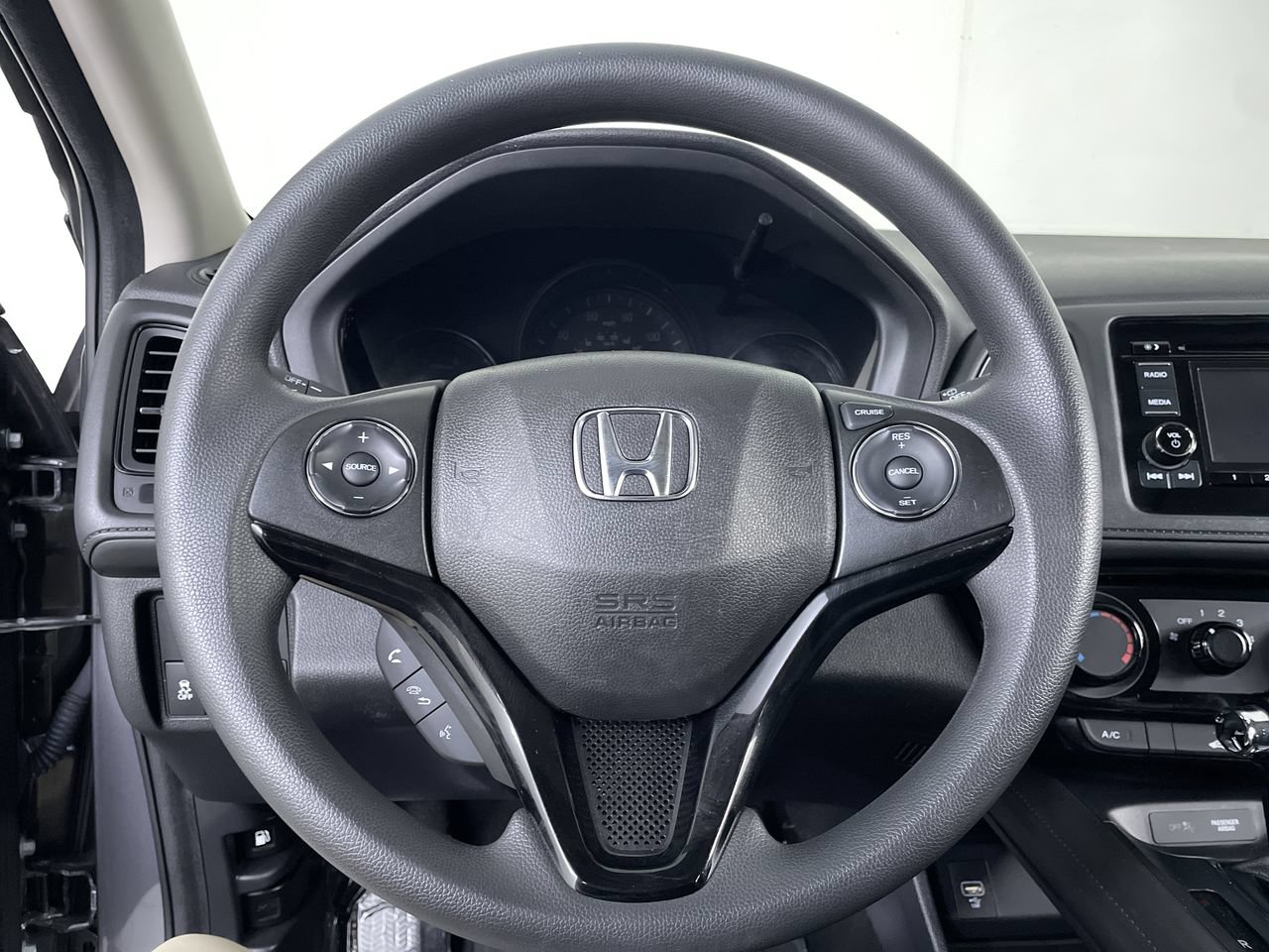 Used 2019 Honda HR-V LX image 14