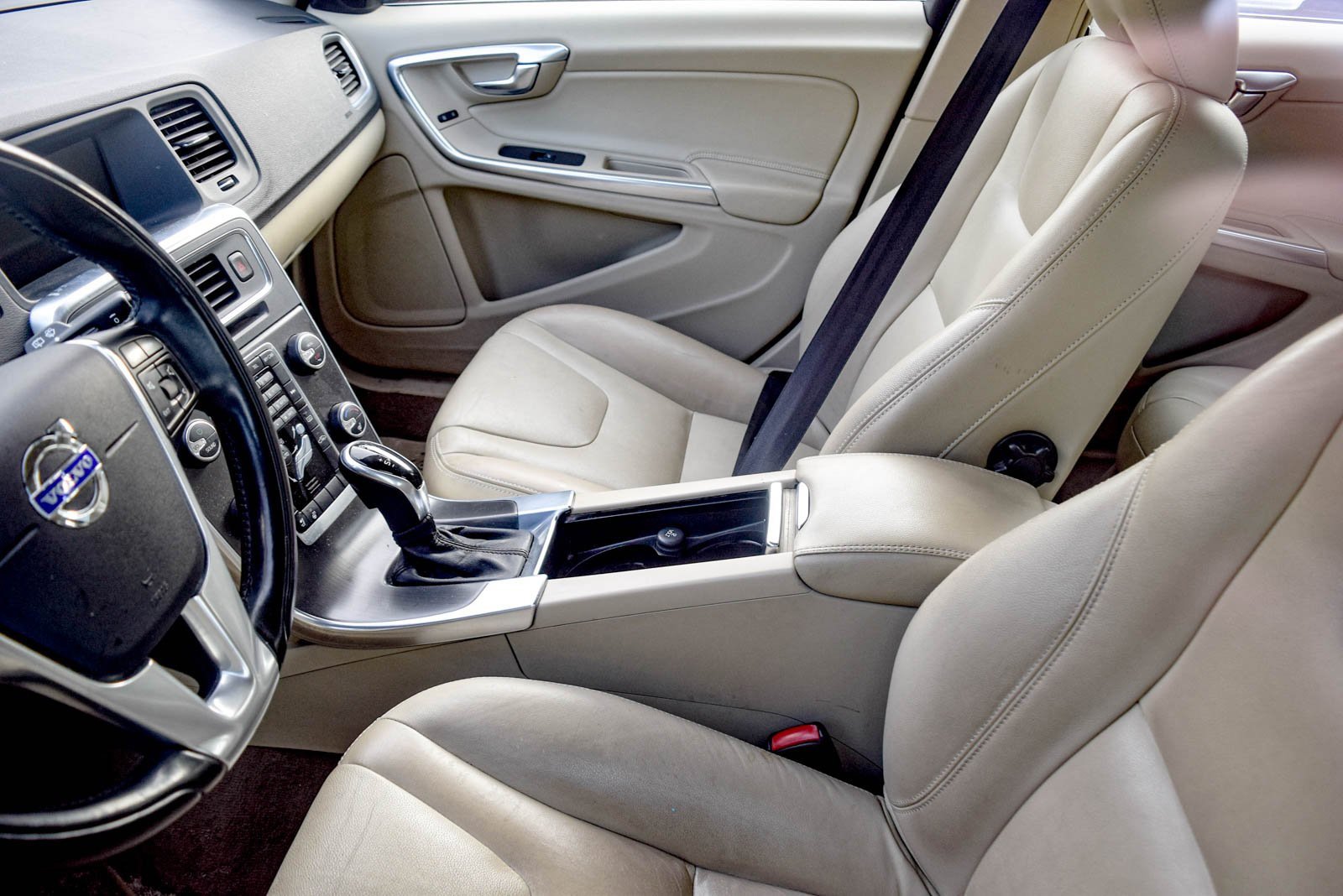 Used 2015 Volvo V60 T5 Premier image 18