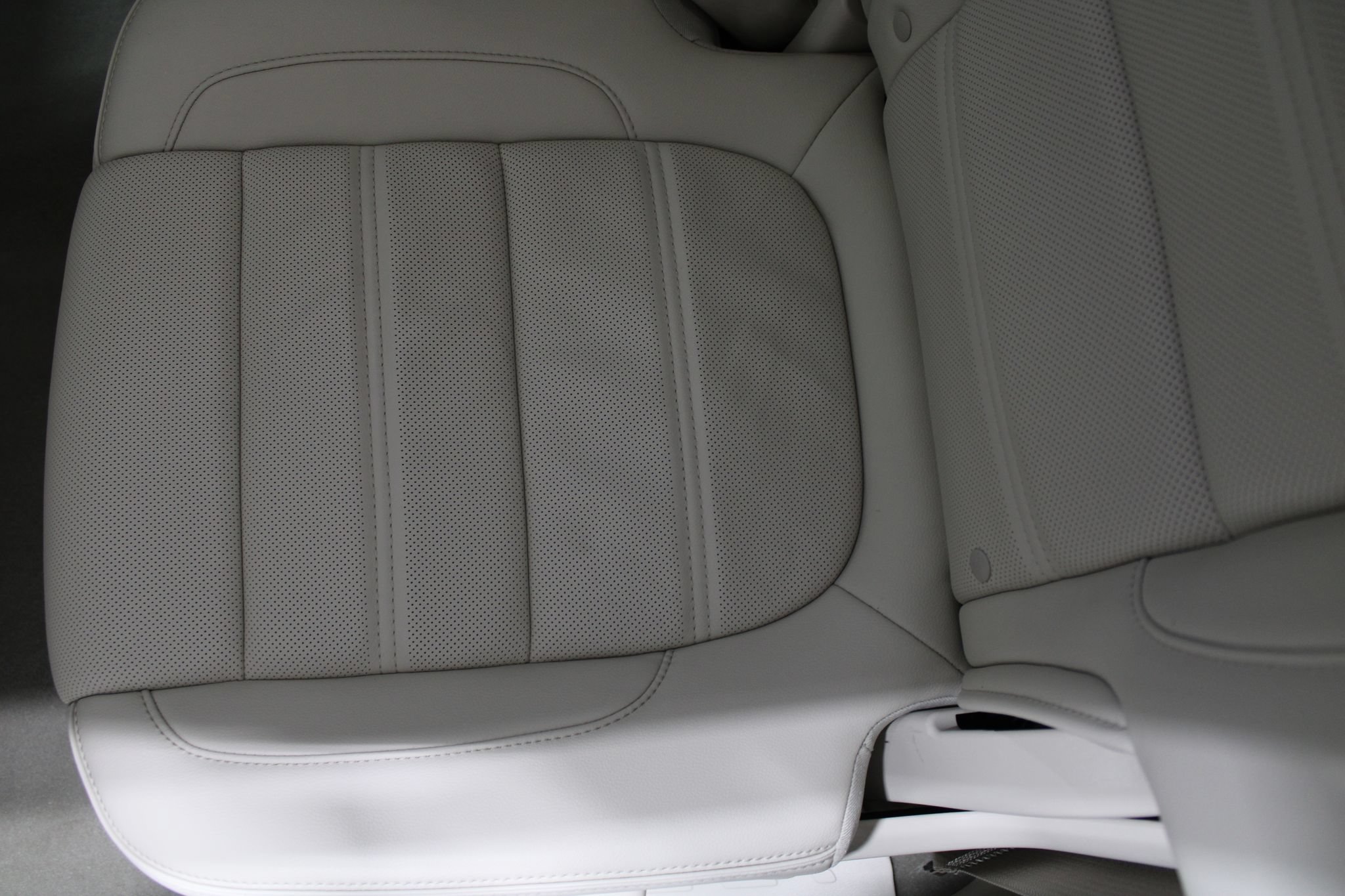 Used 2023 GMC Acadia Denali AWD/4WD image 17