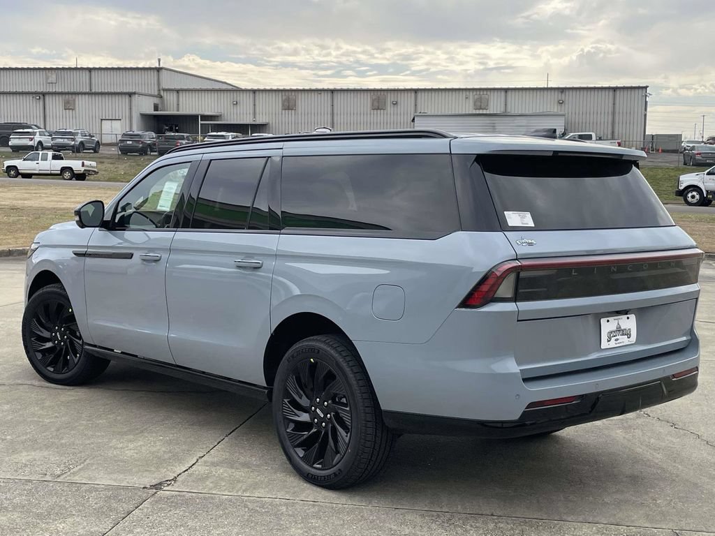 New 2026 Lincoln Navigator L Reserve w/ Jet Appearance Package AWD/4WD image 5