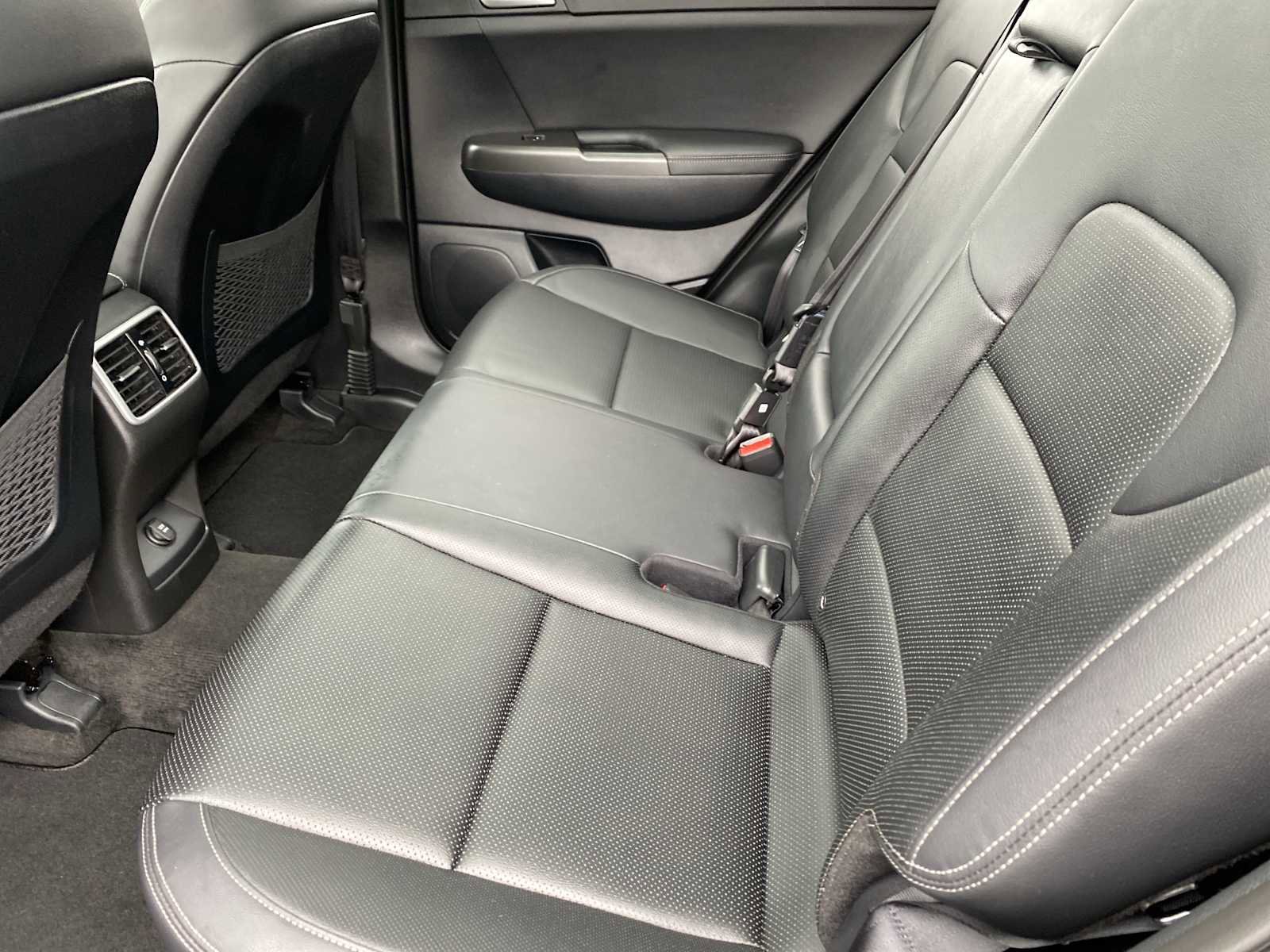 Used 2022 Kia Sportage Nightfall Edition image 29